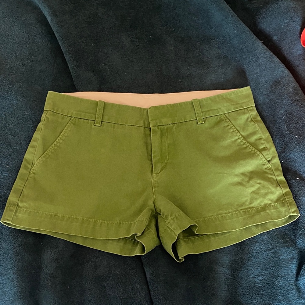 Uniqlo Women's Cargo Shorts in Olive
